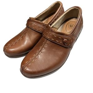 Ariat‎ Women’s Chestnut Brown Leather slip on clog shoe in size 7.5 B